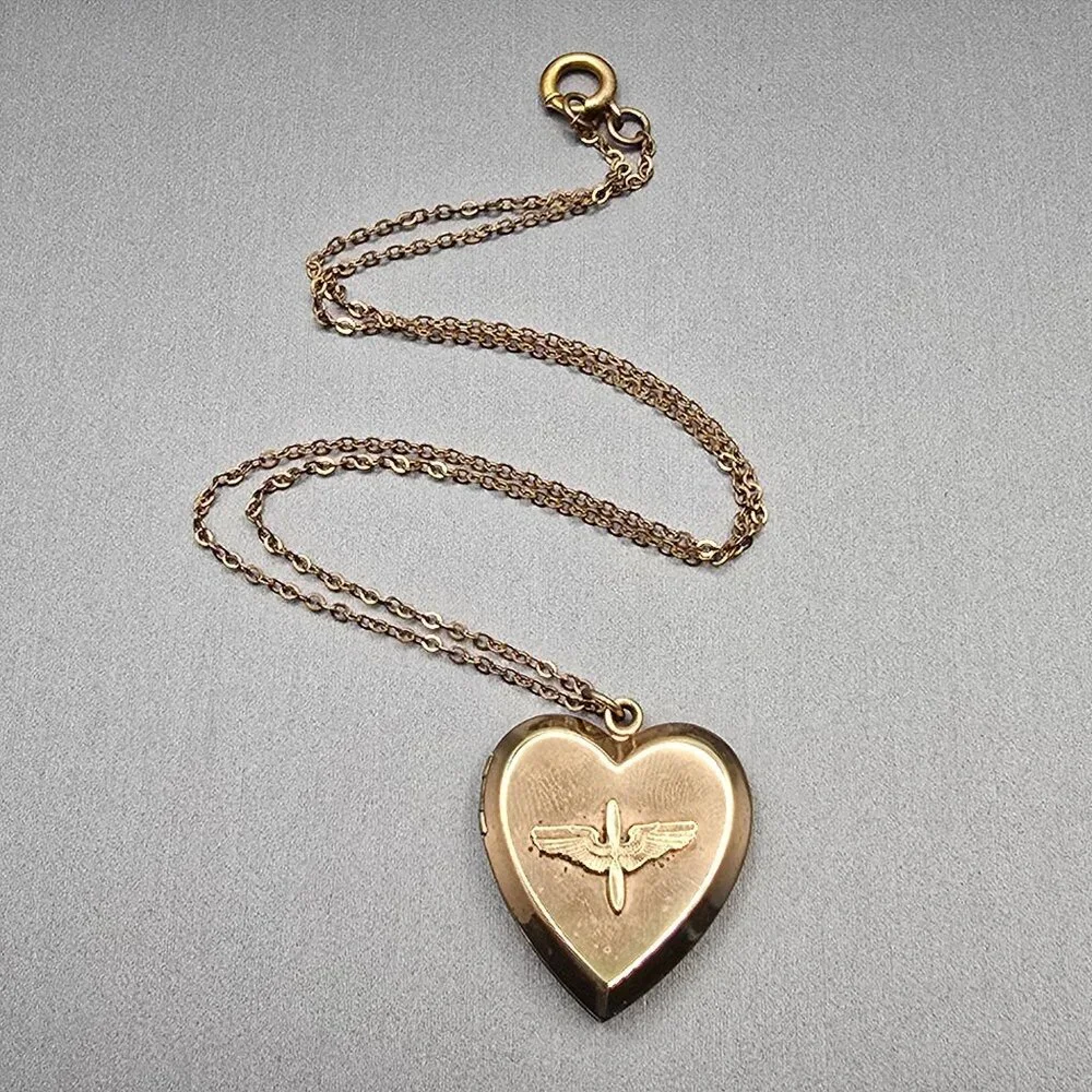 Vintage 1940s Chicago Municipal Airport Heart Locket Necklace Sweetheart Jewelry - Picture 4 of 9